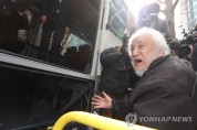 경찰 '지하철 시위' 전장연 대표 이틀간 조사