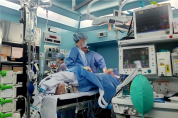 '33시간째 응급수술'…전공의 공백 속 지쳐가는 의료진